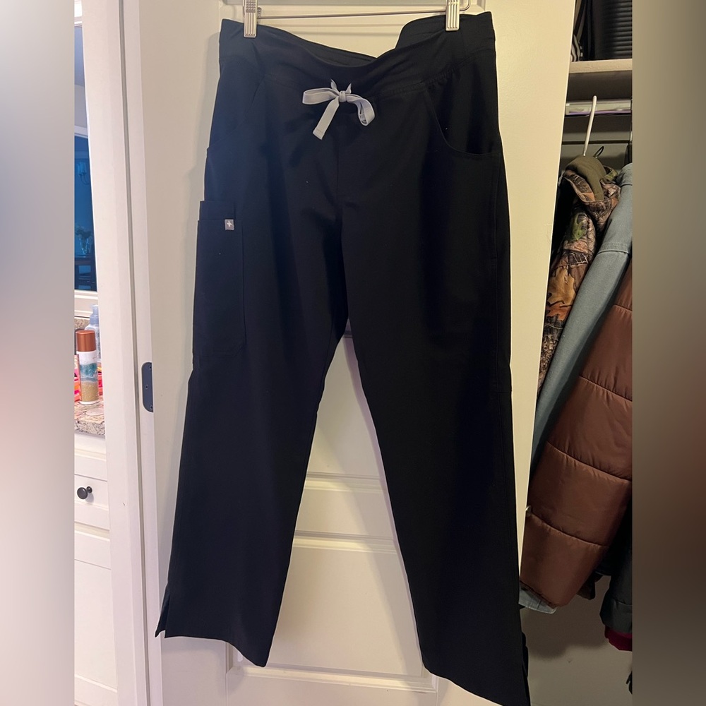 Black Figs scrub pants medium petite